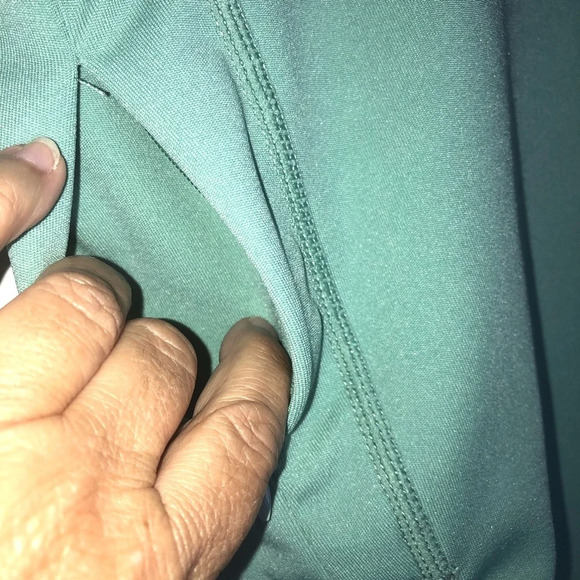 5/$25 
Adrienne Vittadini Sport Green Shorts 2X Pockets Bermuda Lightweight - Picture 6 of 10